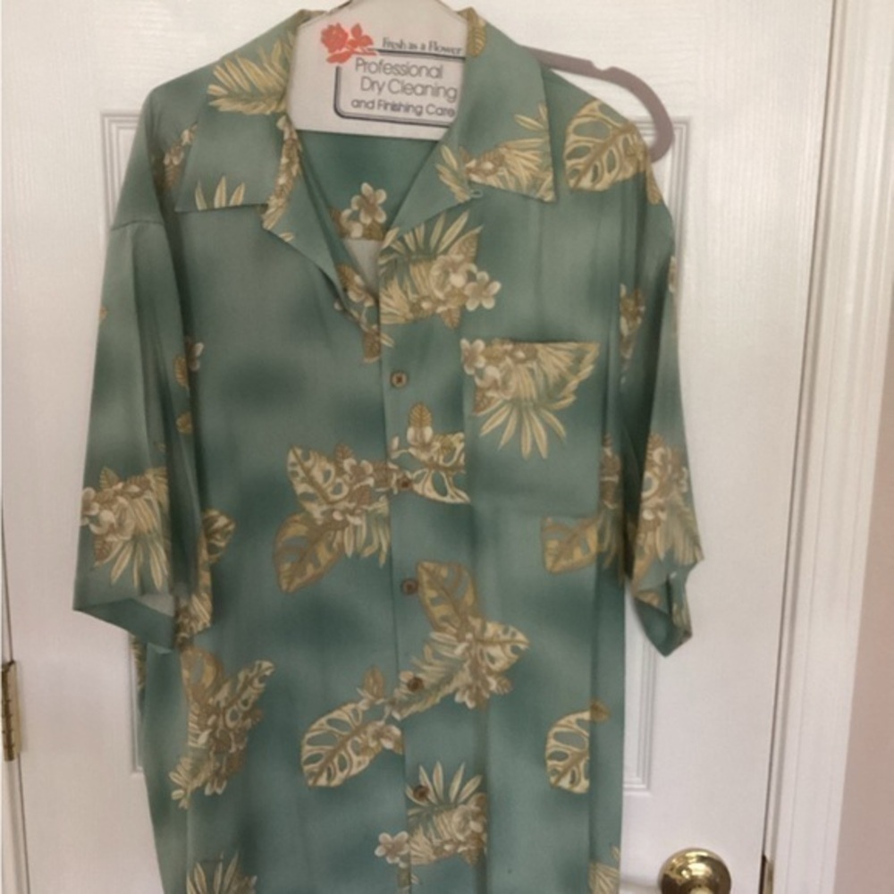 EUC Mens  100% SILK Hawaiian Shirt XL